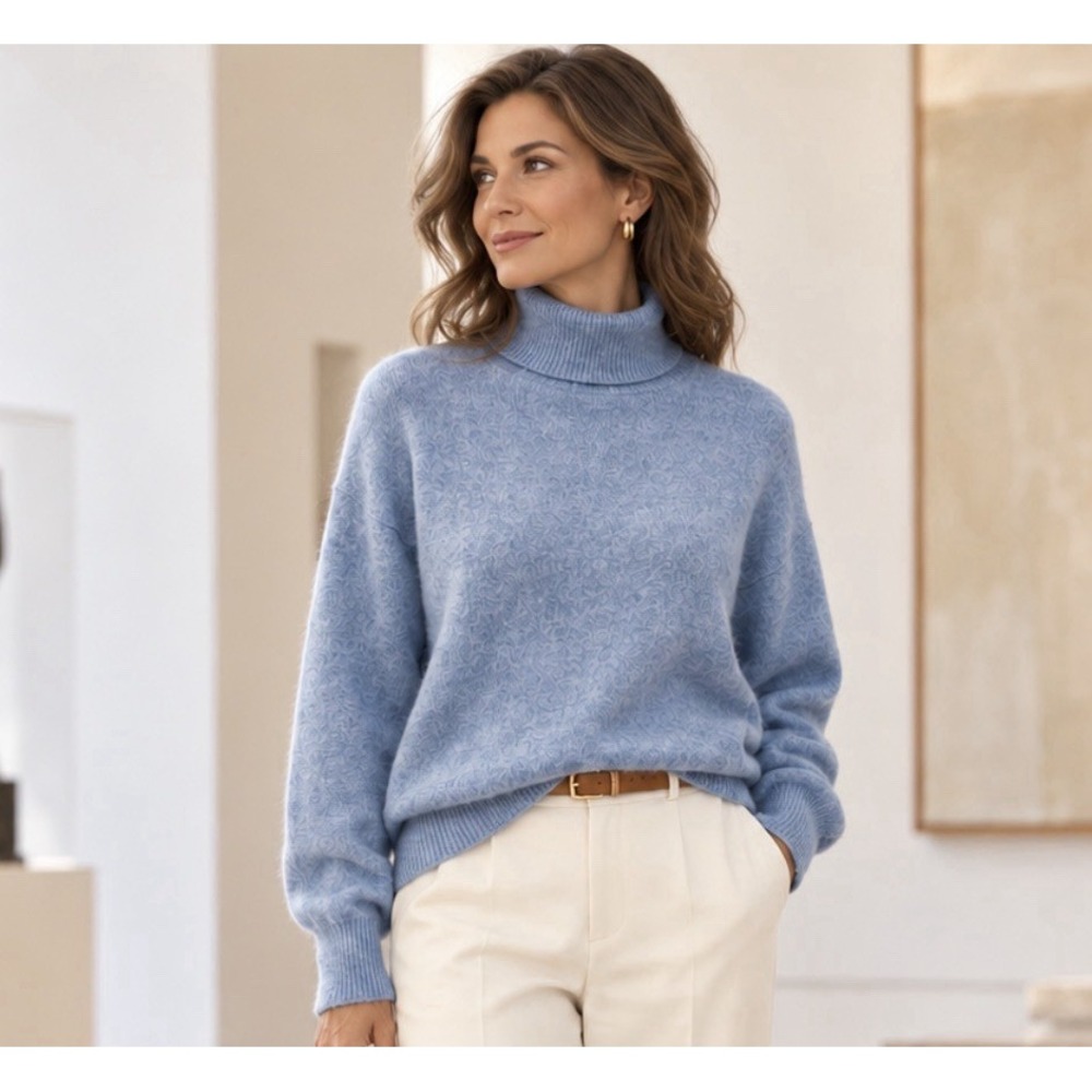 Vince Camuto Baby Blue TurtleNeck Sweater Sz S/M Preppy Quiet Luxury SUPER SOFT